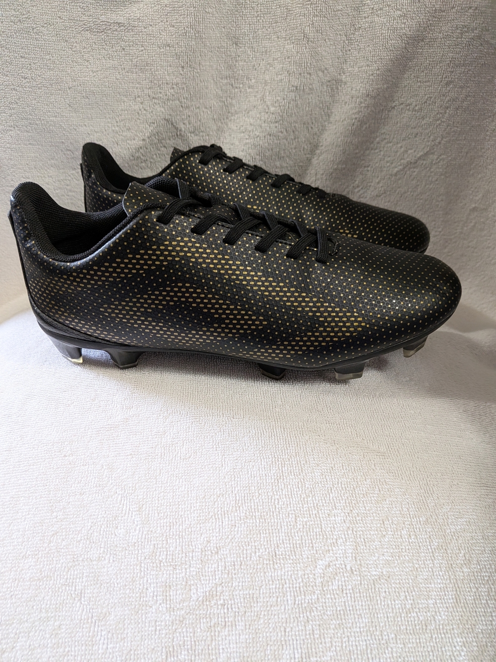Umbro Men's Cleats Size 7